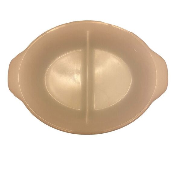 Vintage FIRE KING Divided Casserole Dish #468 Milk Glass Anchor Hocking Bakeware - Picture 2 of 10